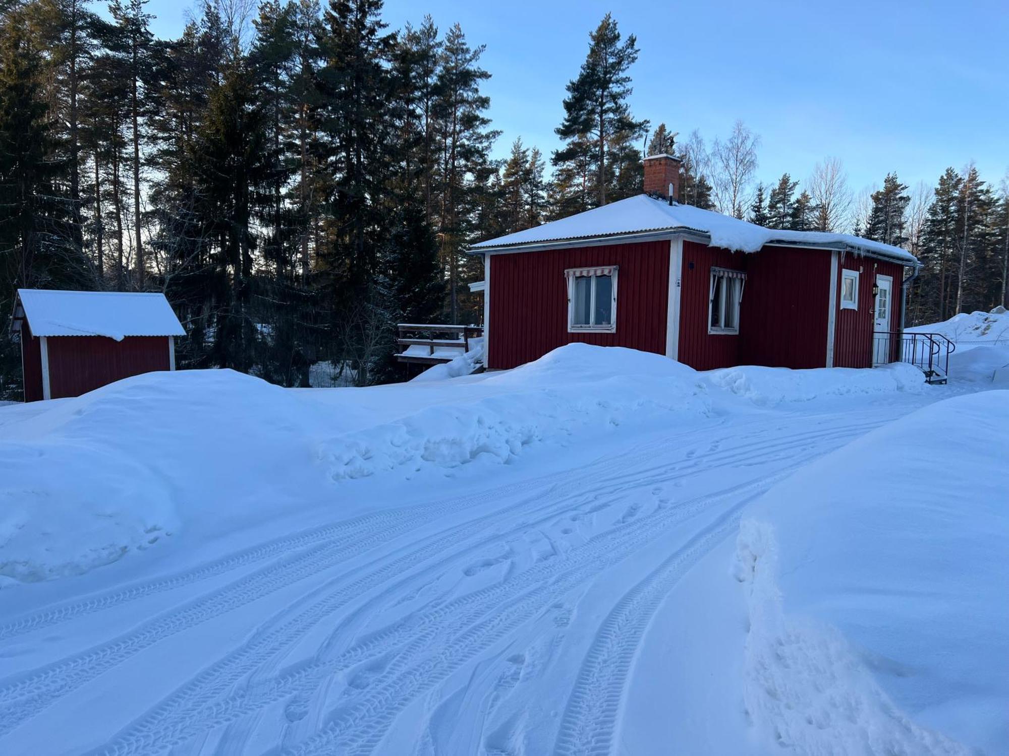 Lillhuset Villa Jarbo Exterior photo